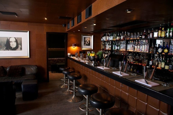 Imagen del bar/restaurante del Hotel Sunset Marquis. Foto 4