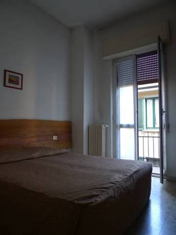 Imagen de la habitación del Hotel Sunset, Mil&aacute;n. Foto 2