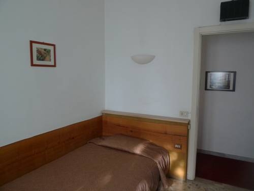 Imagen de la habitación del Hotel Sunset, Mil&aacute;n. Foto 8