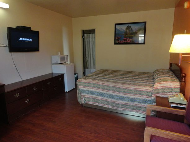 Imagen de la habitación del Hotel Sunset Motel. Foto 4