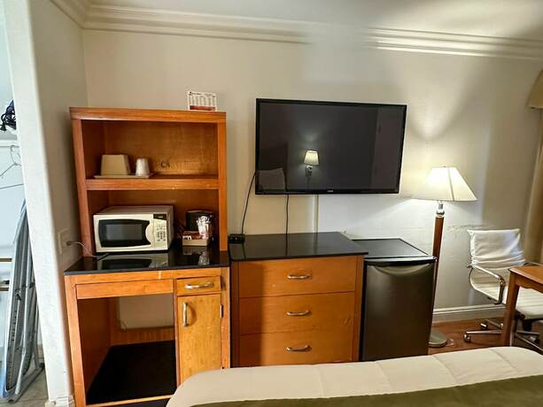Imagen de la habitación del Hotel Sunset Motel, Santa Barbara. Foto 12