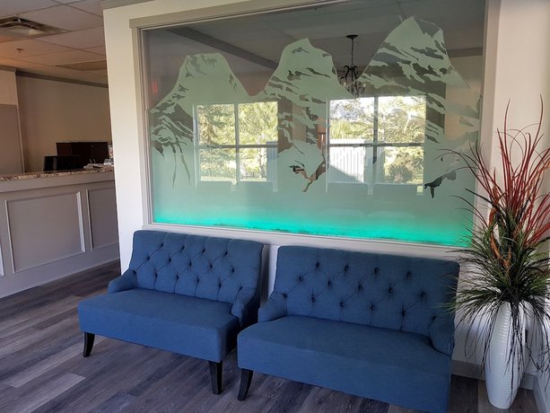 Imagen de los interiores del Hotel Sunset Resorts Canmore And Spa. Foto 18