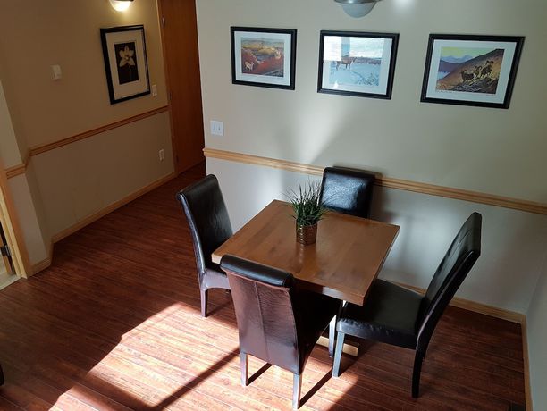 Imagen de la habitación del Hotel Sunset Resorts Canmore And Spa. Foto 13