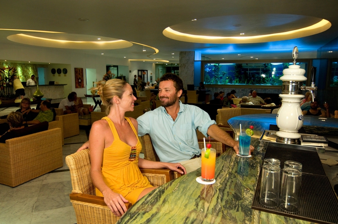 Imagen del bar/restaurante del Hotel Sunset Royal Beach Resort - All Inclusive. Foto 8