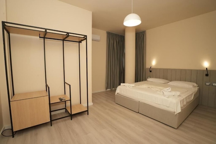 Imagen de la habitación del Hotel Sunset, Rrashbull. Foto 7