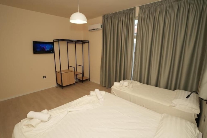 Imagen de la habitación del Hotel Sunset, Rrashbull. Foto 11
