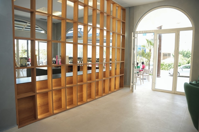 Imagen de los interiores del Hotel Sunset, Rrashbull. Foto 15