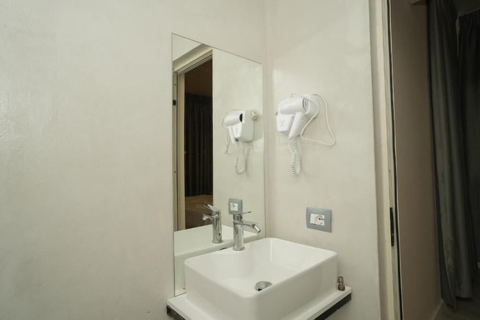 Imagen de la habitación del Hotel Sunset, Rrashbull. Foto 14
