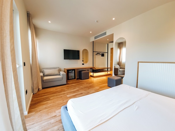 Imagen de la habitación del Hotel Sunset Shoreline Saranda. Foto 7