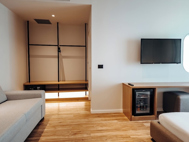 Imagen de la habitación del Hotel Sunset Shoreline Saranda. Foto 9