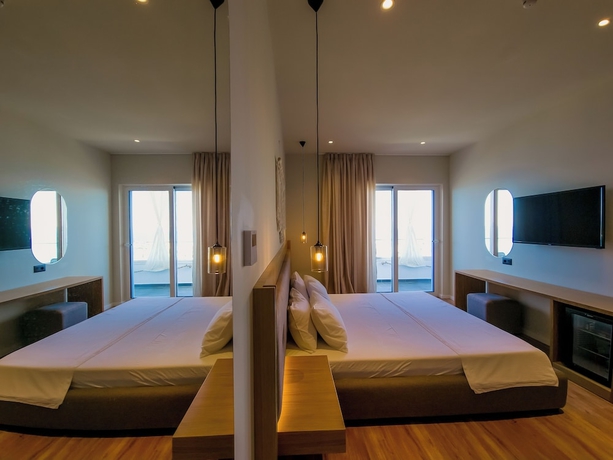 Imagen de la habitación del Hotel Sunset Shoreline Saranda. Foto 11
