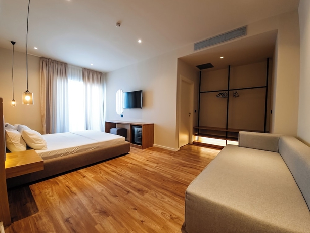 Imagen de la habitación del Hotel Sunset Shoreline Saranda. Foto 15