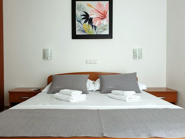 Imagen de la habitación del Hotel Sunset Split Rooms. Foto 3