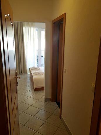 Imagen de la habitación del Hotel Sunset Split Rooms. Foto 18