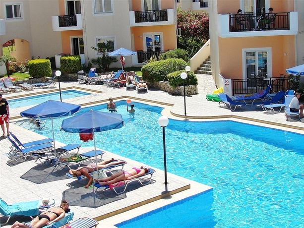 Imagen general del Hotel Sunset Suites, Platanias. Foto 11