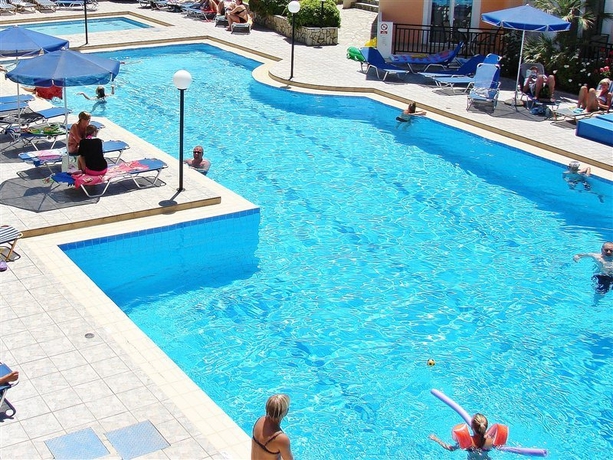 Imagen general del Hotel Sunset Suites, Platanias. Foto 12