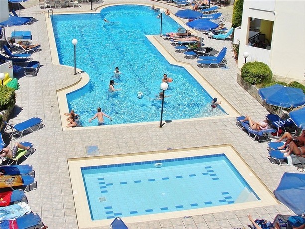 Imagen general del Hotel Sunset Suites, Platanias. Foto 14