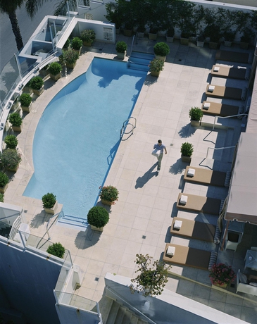 Imagen de la piscina del Hotel Sunset Tower. Foto 14