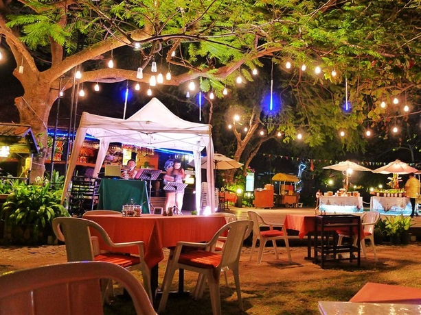 Imagen general del Hotel Sunset Village Beach Resort. Foto 1