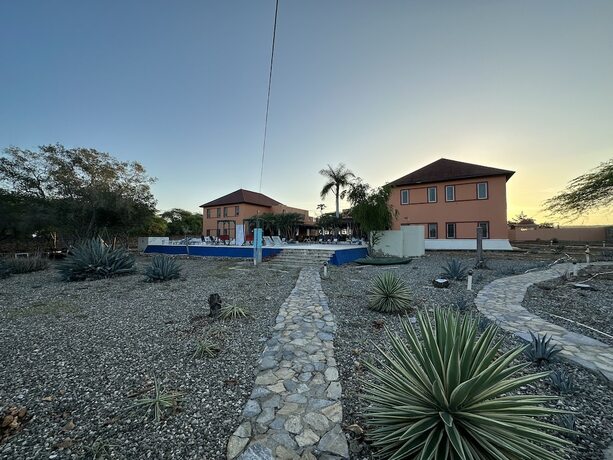 Imagen general del Hotel Sunset Village. Foto 4