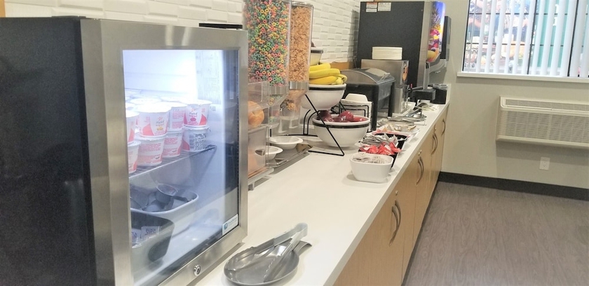 Imagen del bar/restaurante del Hotel Sunset West , Surestay Collection By Best Western. Foto 4