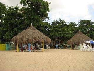 Imagen de los exteriores del Hotel Sunset on the Beach. Foto 6