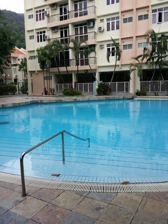 Imagen de la piscina del Hotel Sunshine Bayu Emas Apartment. Foto 15