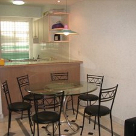 Imagen de la habitación del Hotel Sunshine Bayu Emas Apartment. Foto 3