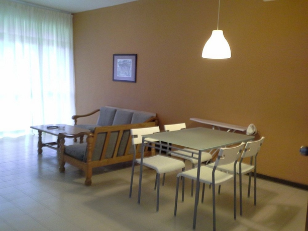 Imagen de los interiores del Hotel Sunshine Bayu Emas Apartment. Foto 13