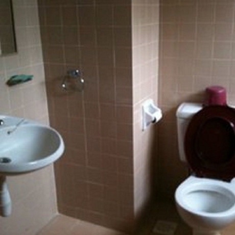Imagen de la habitación del Hotel Sunshine Bayu Emas Apartment. Foto 10