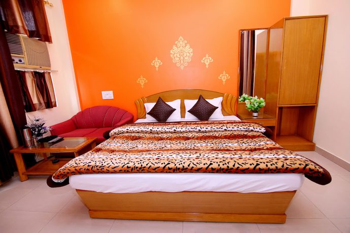 Imagen de la habitación del Hotel Sunshine, Haridwar. Foto 3