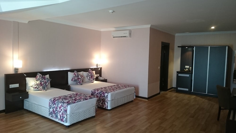 Imagen de la habitación del Hotel Sunshine Holiday Resort. Foto 4