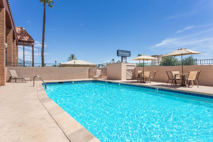 Imagen de la piscina del Hotel Sunshine Inn, Mesa. Foto 13