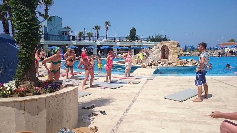 Imagen de la piscina del Hotel Sunshine, Kestel. Foto 8