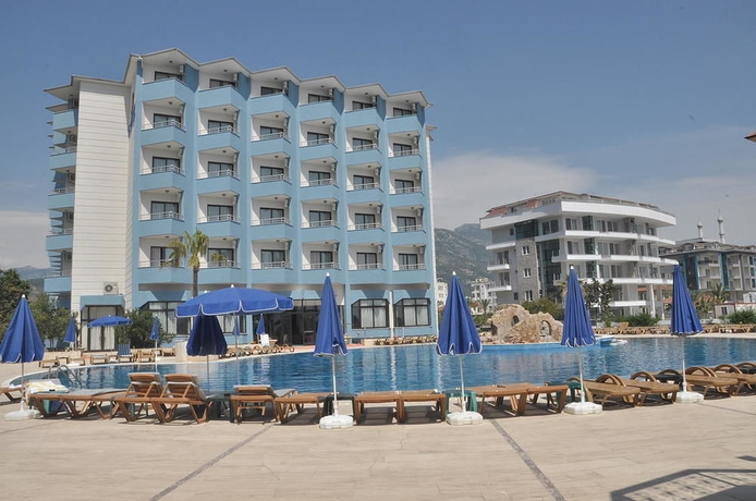 Imagen de la piscina del Hotel Sunshine, Kestel. Foto 9