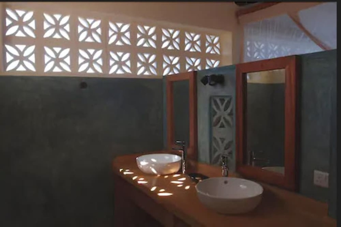 Imagen de la habitación del Hotel Sunshine Marine Lodge. Foto 10