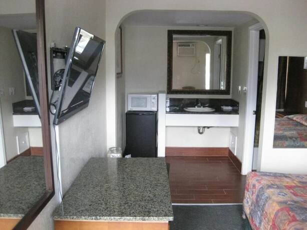 Imagen de la habitación del Hotel Sunshine Motel, San Bernardino. Foto 5