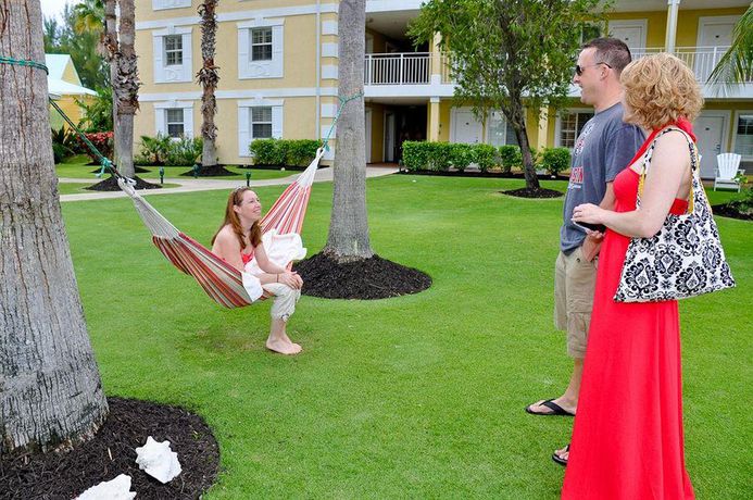 Imagen del bar/restaurante del Hotel Sunshine Suites Resort. Foto 6