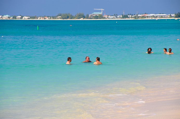 Imagen de los interiores del Hotel Sunshine Suites Resort. Foto 15