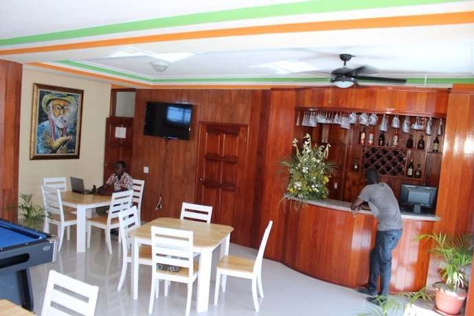 Imagen de los interiores del Hotel Sunshine Tabarre. Foto 5