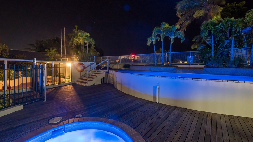 Imagen de la piscina del Hotel Sunshine Tower. Foto 13