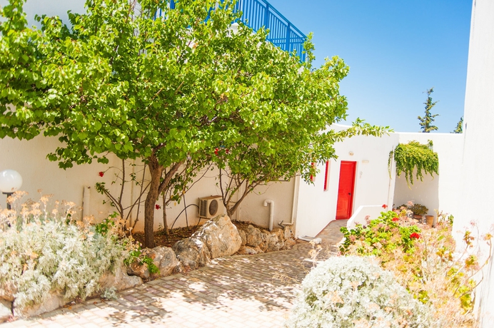 Imagen de los exteriores del Hotel Sunshine Village. Foto 9