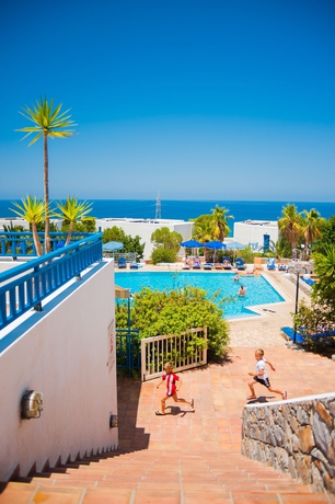 Imagen de los exteriores del Hotel Sunshine Village. Foto 10