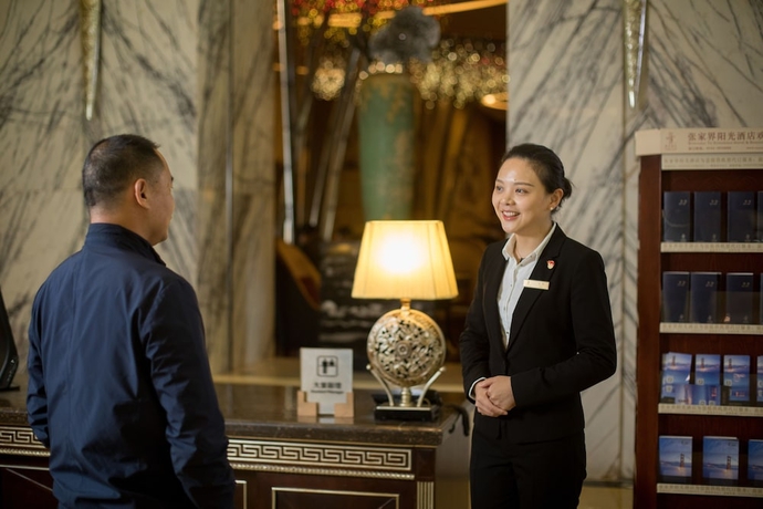 Imagen de los interiores del Hotel Sunshine Zhangjiajie. Foto 16