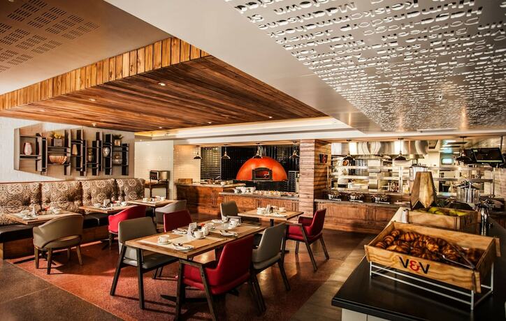 Imagen del bar/restaurante del Hotel Sunsquare Cape Town City Bowl. Foto 15