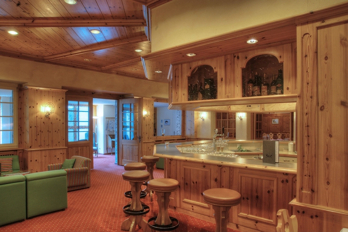 Imagen del bar/restaurante del Hotel Sunstar Alpine Hotel Flims. Foto 3