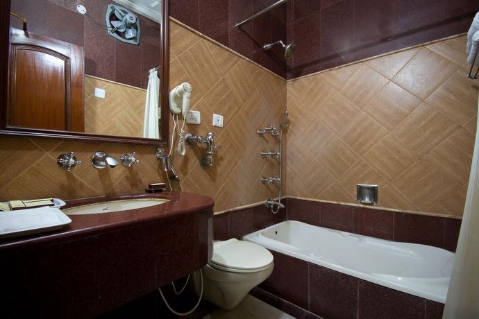 Imagen de la habitación del Hotel Sunstar Grand. Foto 6