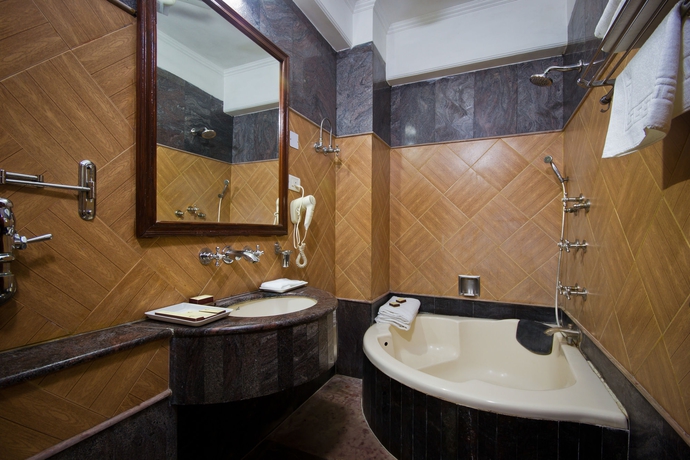 Imagen de la habitación del Hotel Sunstar Grand. Foto 7