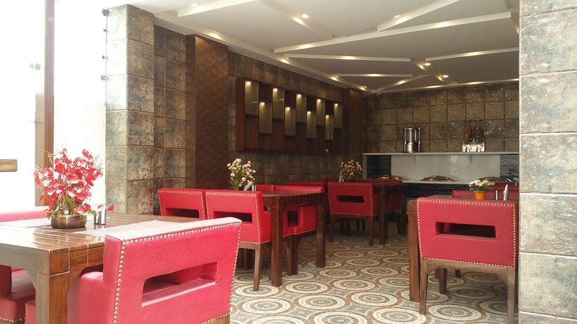 Imagen del bar/restaurante del Hotel Sunstar Heritage. Foto 2