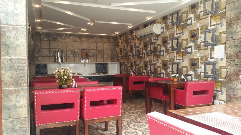 Imagen del bar/restaurante del Hotel Sunstar Heritage. Foto 5